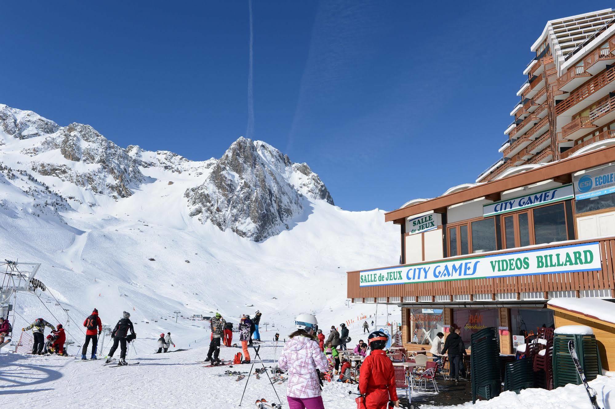 Pierre & Vacances Residence Le Montana Ла Монги Екстериор снимка