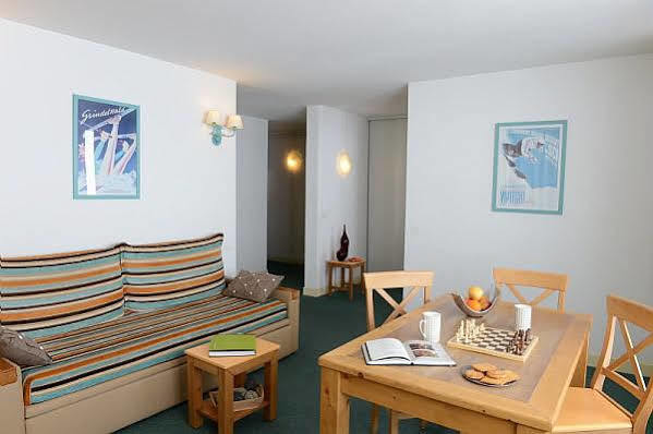 Pierre & Vacances Residence Le Montana Ла Монги Екстериор снимка